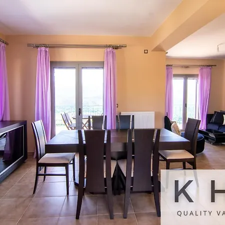 Sofia's Grand View Maisonette Near Argostoli!